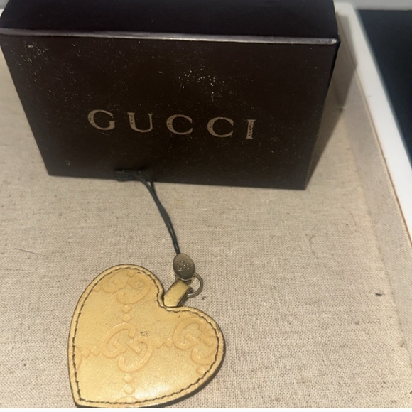 Gucci Mobile Strap Keychain Heart Leather GG Pattern Tan GUC - Picture 2 of 2